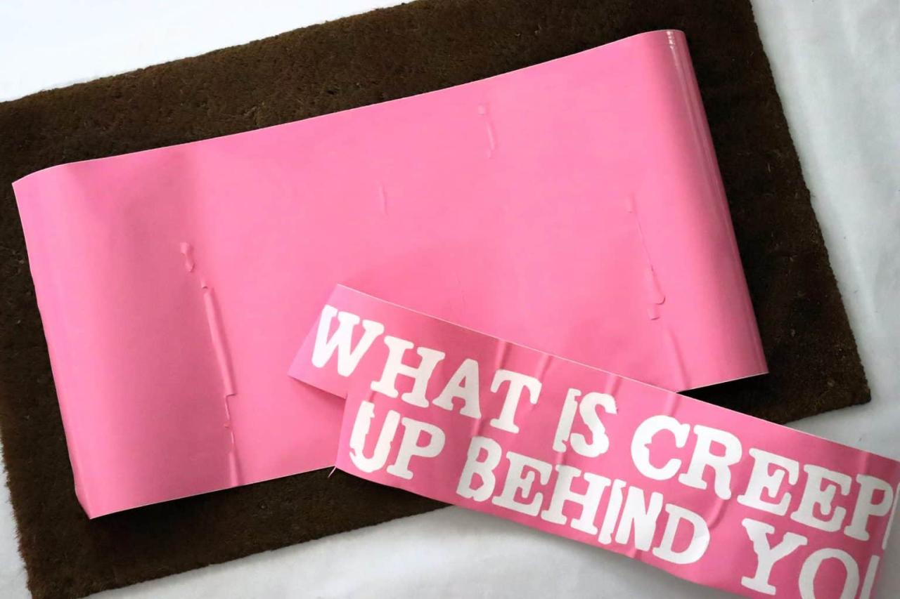 How to stencil a doormat - A girl and a glue gun