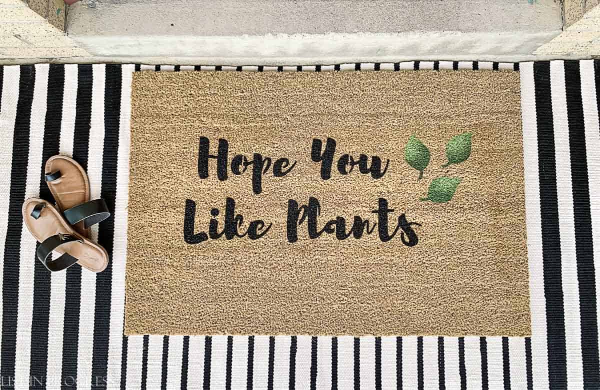 How to Make a Doormat With a Custom Stencil - List in Progress