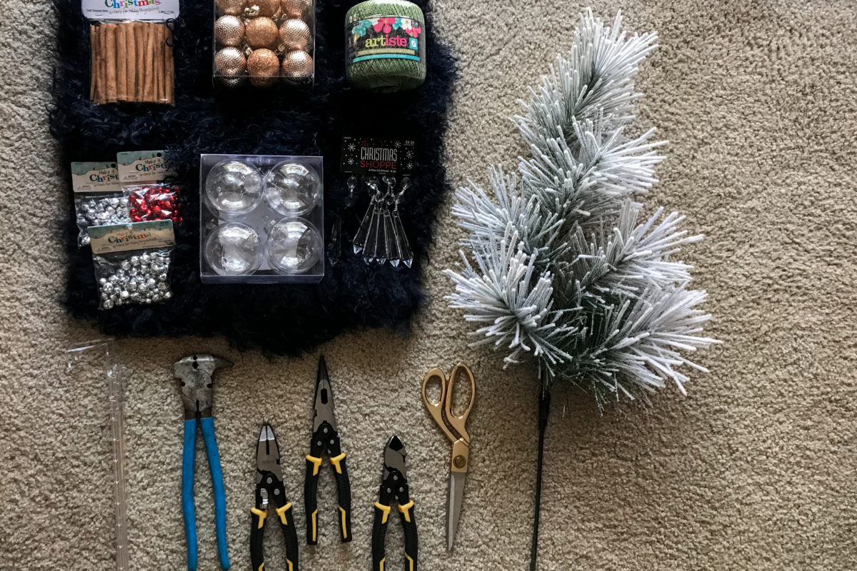 Classic DIY Front Door Wreath - Kelly Lynn's Sweets and Treats Classic DIY Front Door Wreath - Kelly Lynn's Sweets and Treats